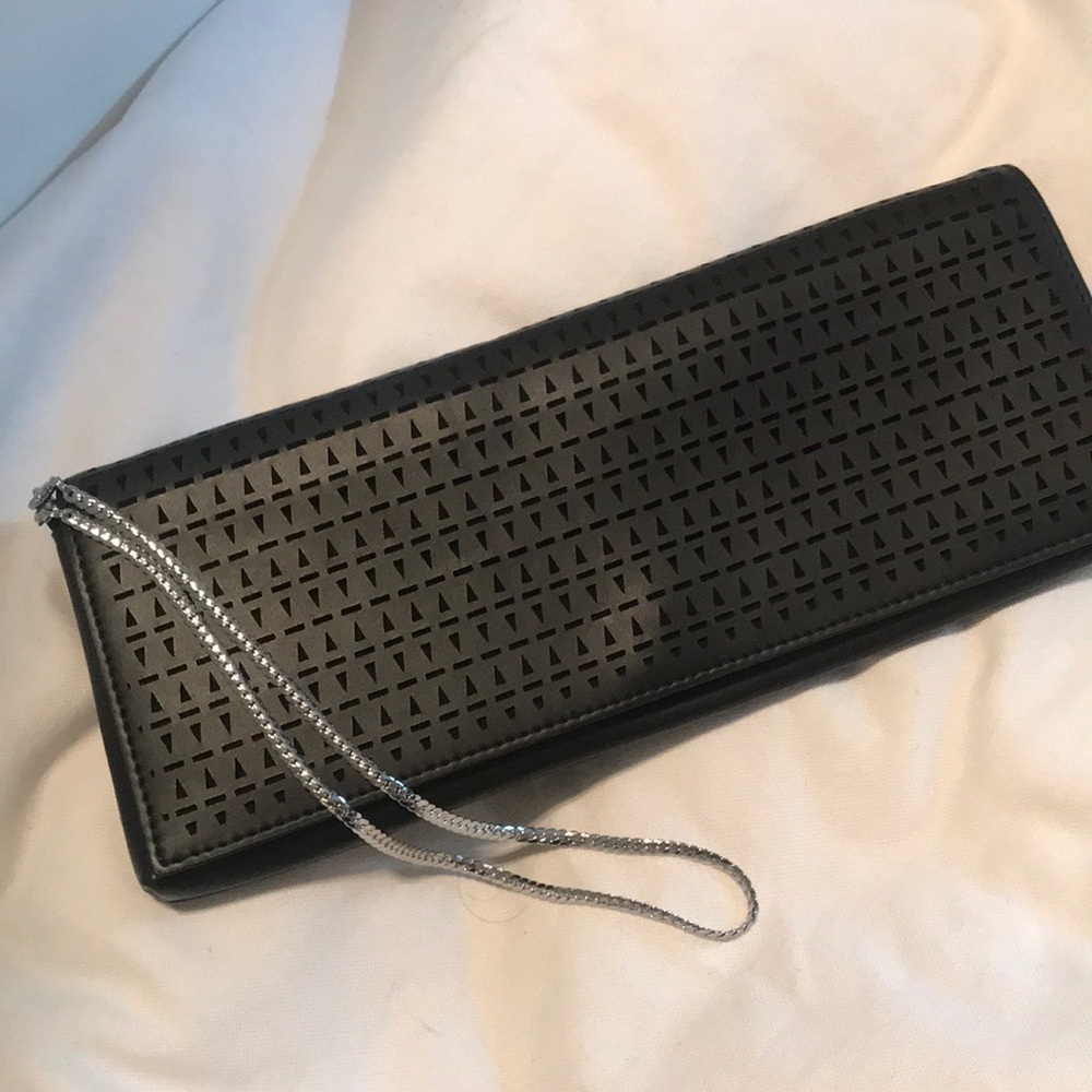 Vince Camuto Clutch in Black